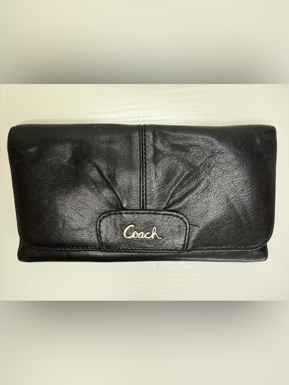 ๐ค Authentic Coach Ashley Pleated Leather Envelope Wallet ๐ค - Picture 1 of 4